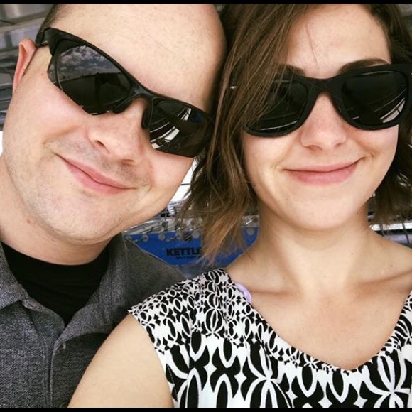 Meet your Posher, Nichole - Picture 2 of 5